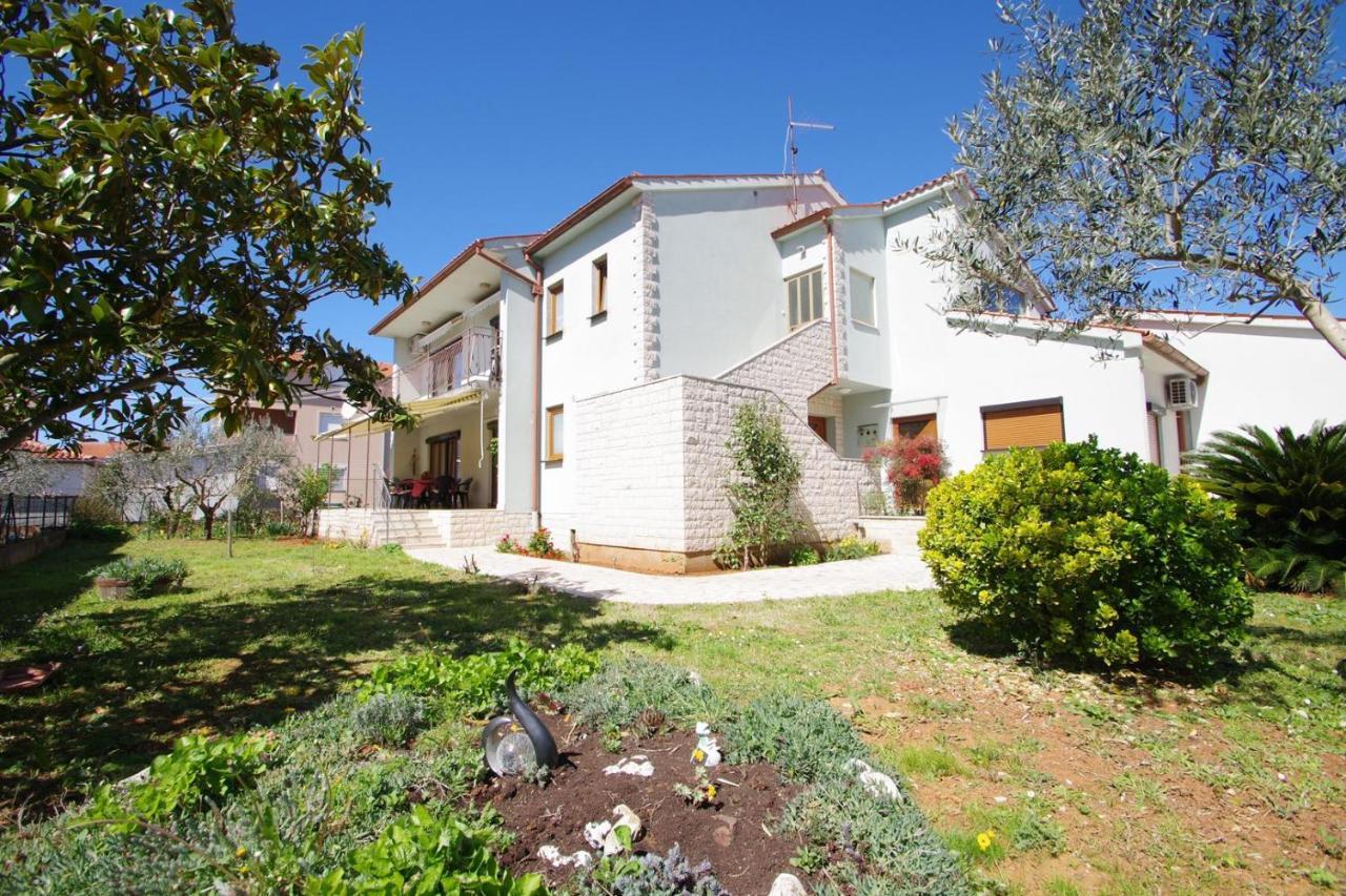 Apartment Ana Pula Exterior photo