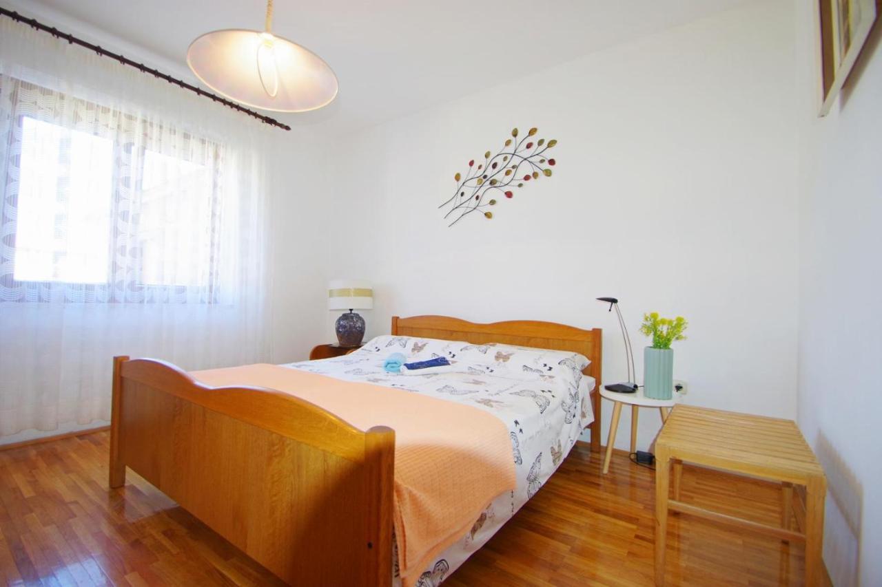 Apartment Ana Pula Exterior photo
