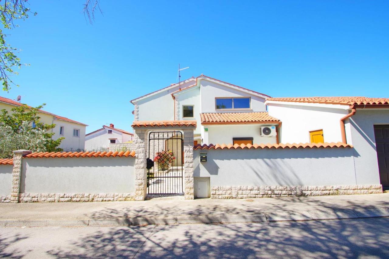 Apartment Ana Pula Exterior photo