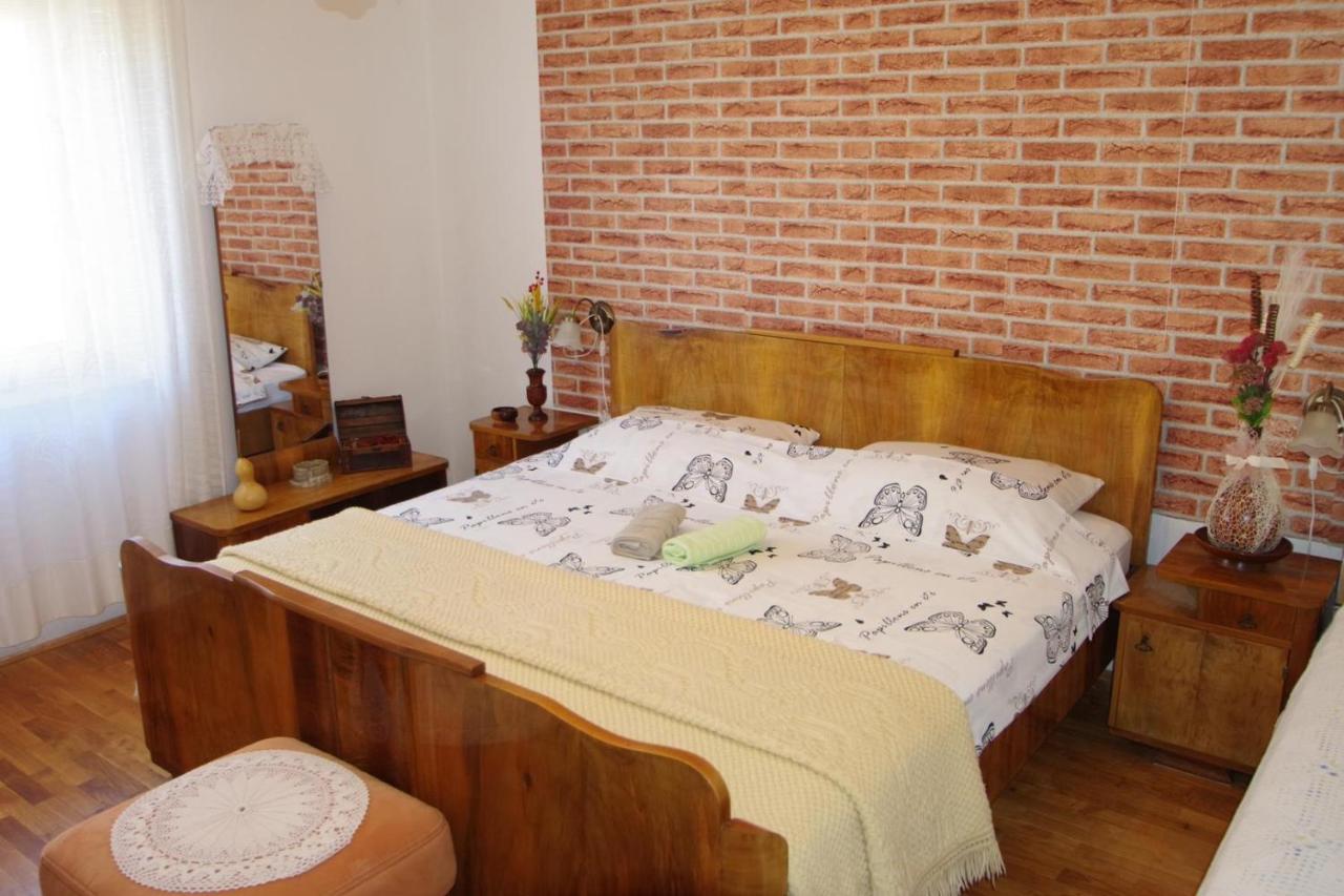 Apartment Ana Pula Exterior photo