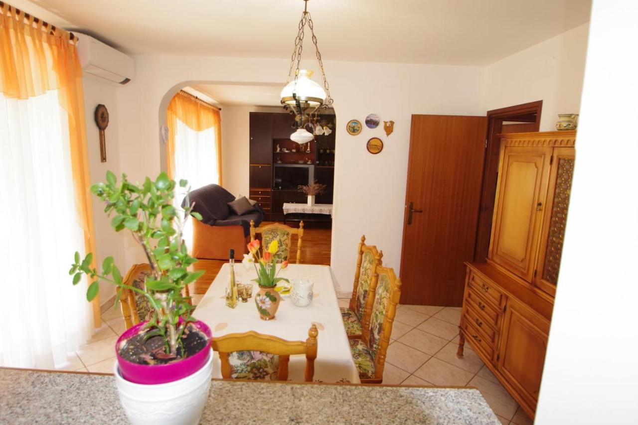 Apartment Ana Pula Exterior photo