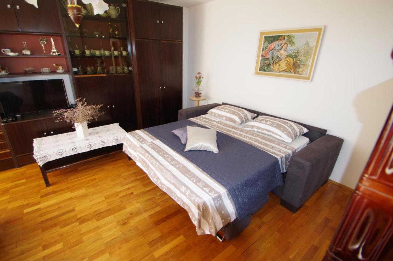 Apartment Ana Pula Exterior photo