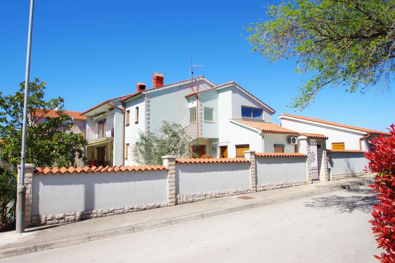 Apartment Ana Pula Exterior photo